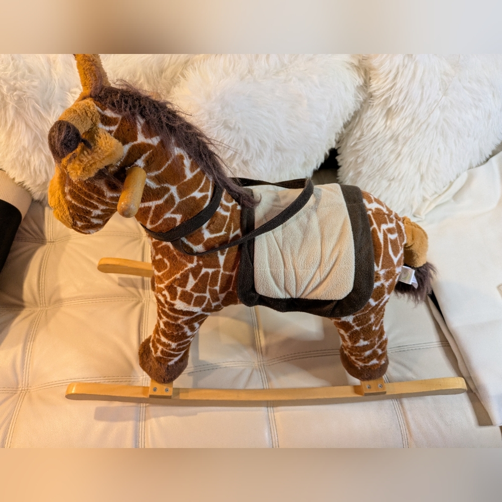 Comfy Classic Animal Adventure Giraffe Rocking Horse - Picture 2 of 9